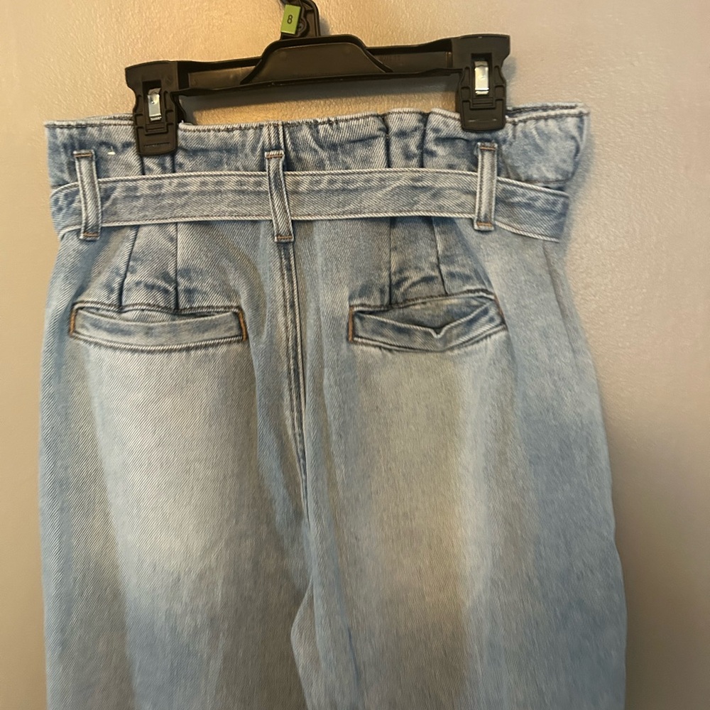 American Eagle Outfitters jeans - light blue “Highest rise mom jeans” w/belt - Picture 7 of 12